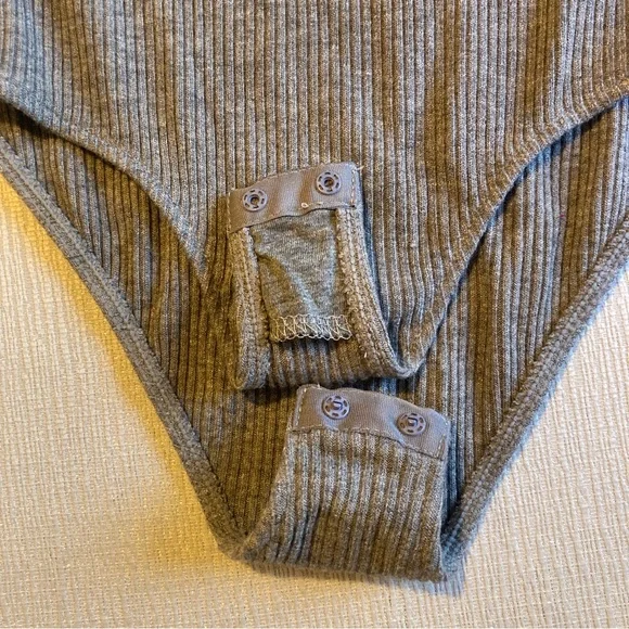 Free People Intimately Ribbed Grey Turtleneck Bodysuit NWT - Picture 5 of 8